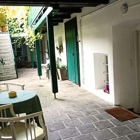 Apartment Mit 1 Schlafzimmer In Altstadthaus Sankt Veit an der Glan-i járás Kültér fotó