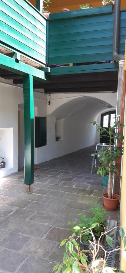 Apartment Mit 1 Schlafzimmer In Altstadthaus Sankt Veit an der Glan-i járás Kültér fotó